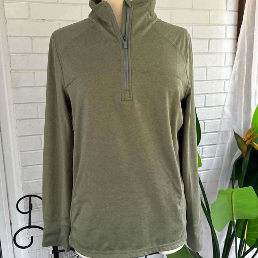 Women’s Vineyard Vines long sleeve Performance Pullover Quarter Zip